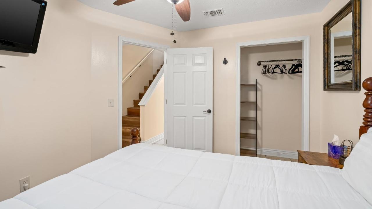 Pet Friendly Townhome With Gulf Views And Hot Tub Right Across From Beach And Schooners Panama City Beach Extérieur photo