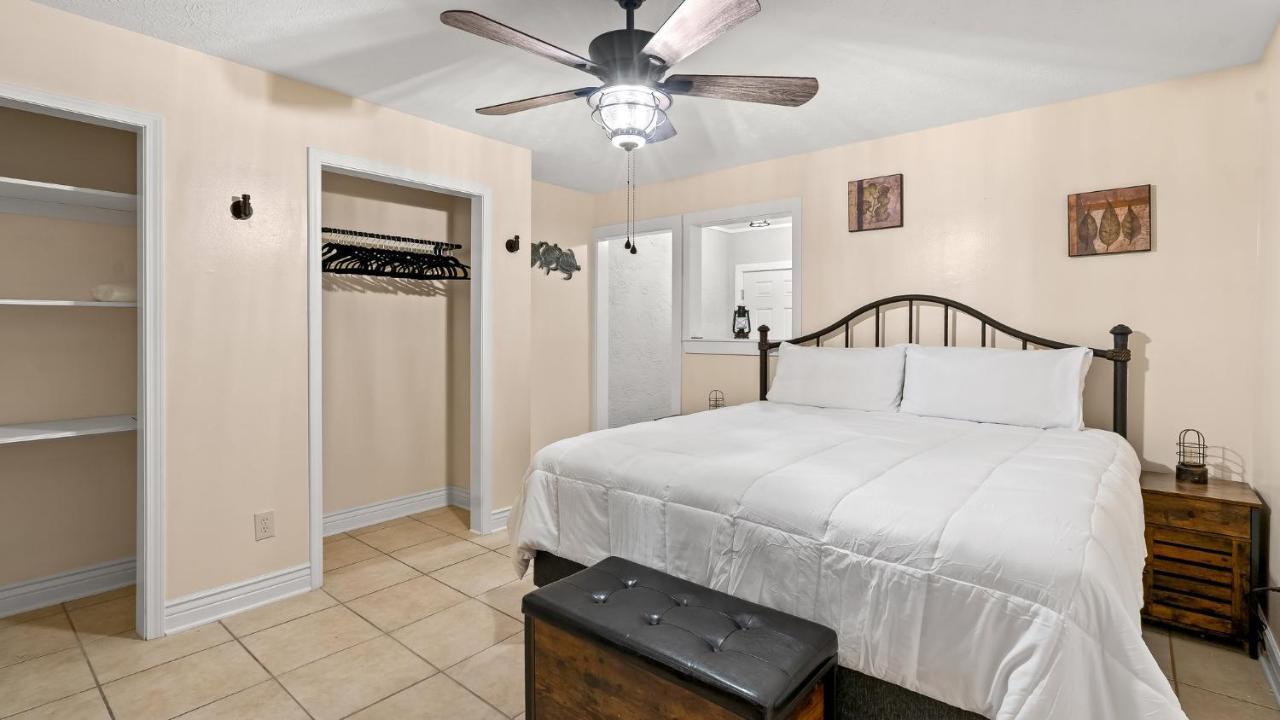 Pet Friendly Townhome With Gulf Views And Hot Tub Right Across From Beach And Schooners Panama City Beach Extérieur photo