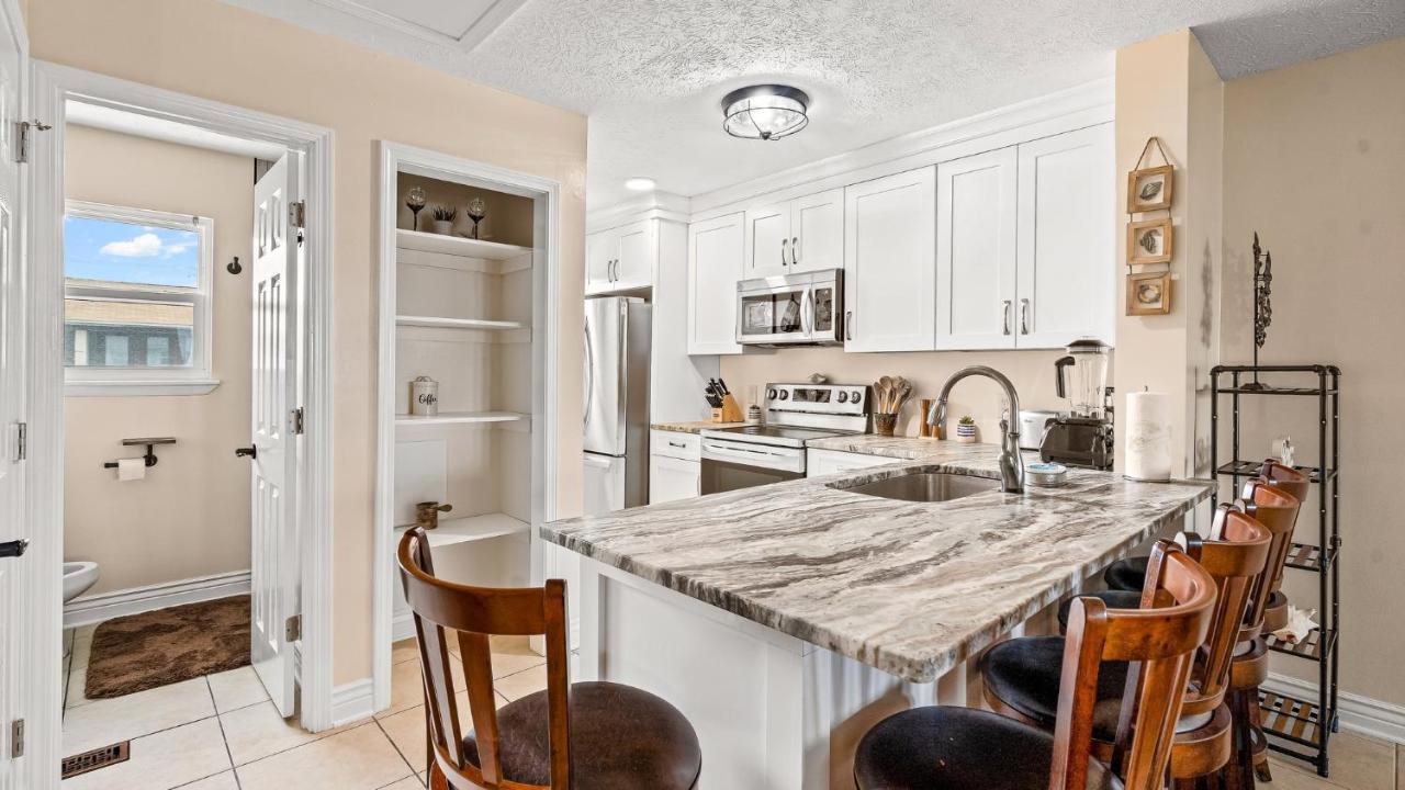 Pet Friendly Townhome With Gulf Views And Hot Tub Right Across From Beach And Schooners Panama City Beach Extérieur photo