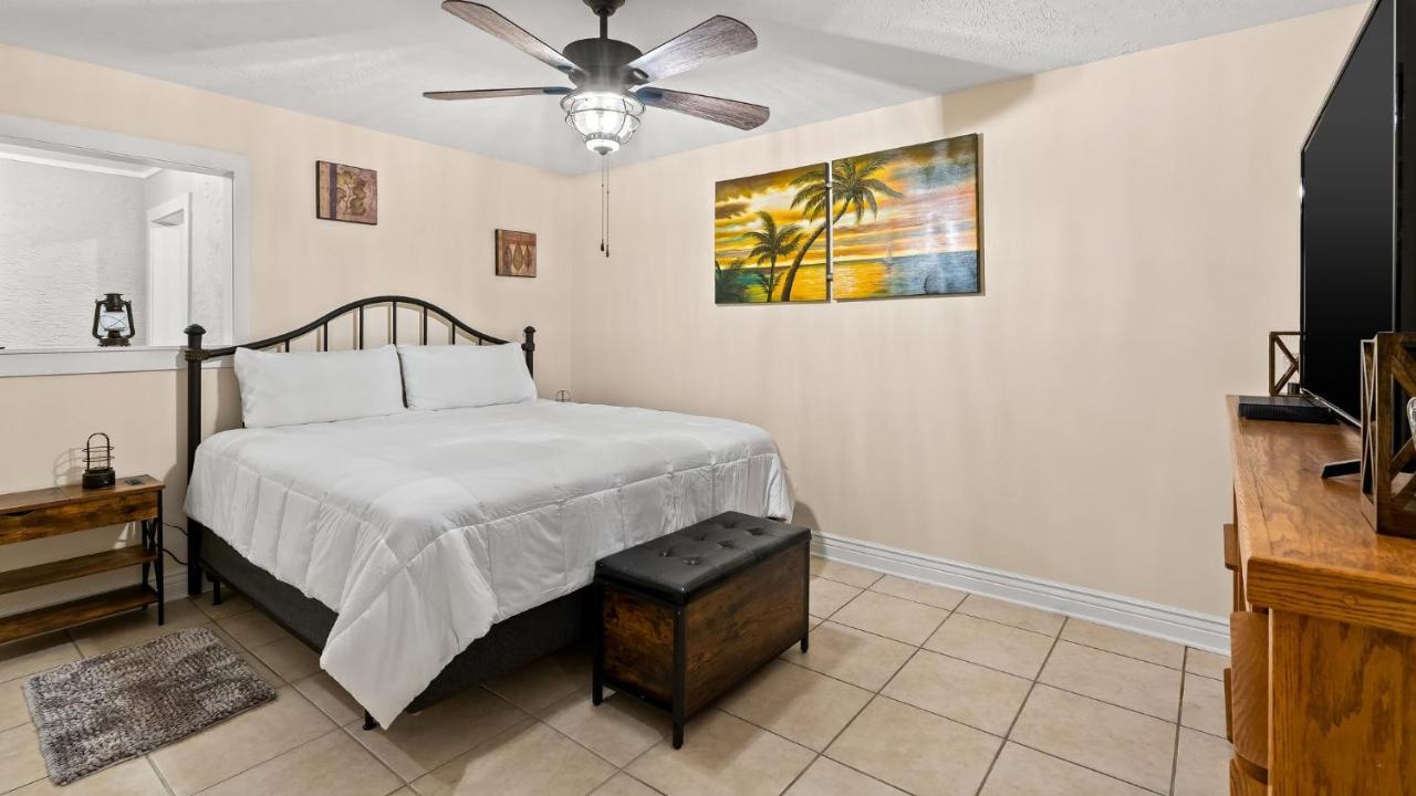 Pet Friendly Townhome With Gulf Views And Hot Tub Right Across From Beach And Schooners Panama City Beach Extérieur photo