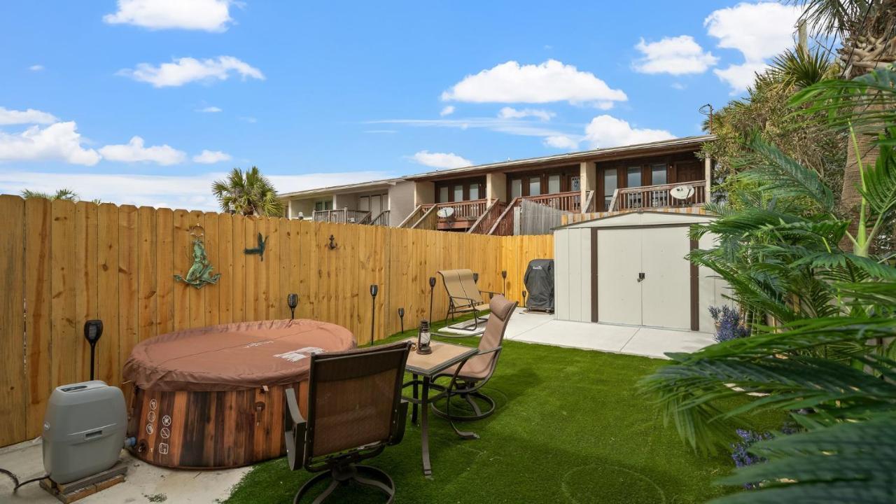 Pet Friendly Townhome With Gulf Views And Hot Tub Right Across From Beach And Schooners Panama City Beach Extérieur photo